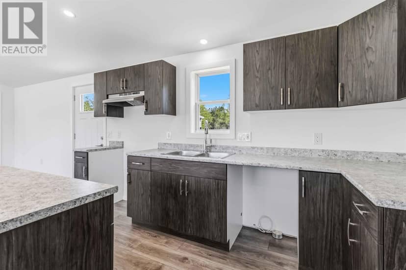 7 Pebble Lane — photo 13 of 29