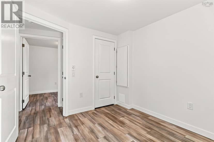 11 Pebble Lane — photo 33 of 36