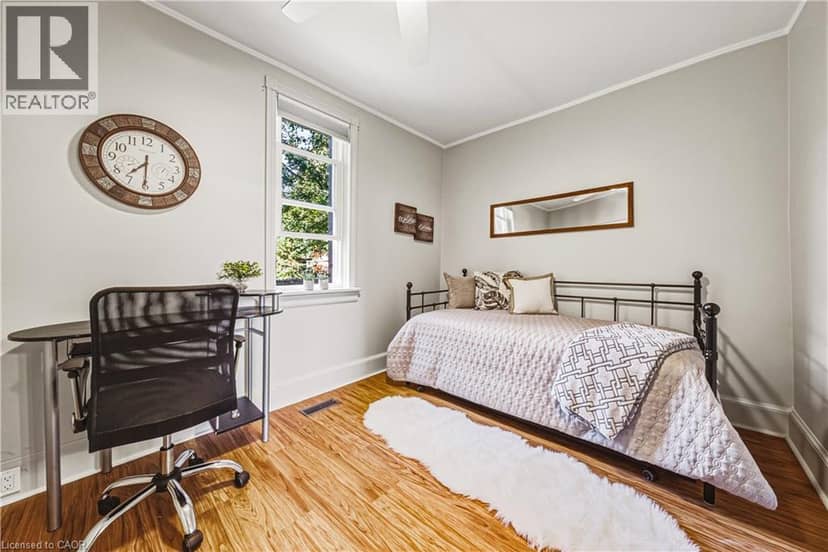 950 HAMILTON Street — photo 13 of 33