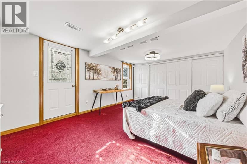 950 HAMILTON Street — photo 10 of 33
