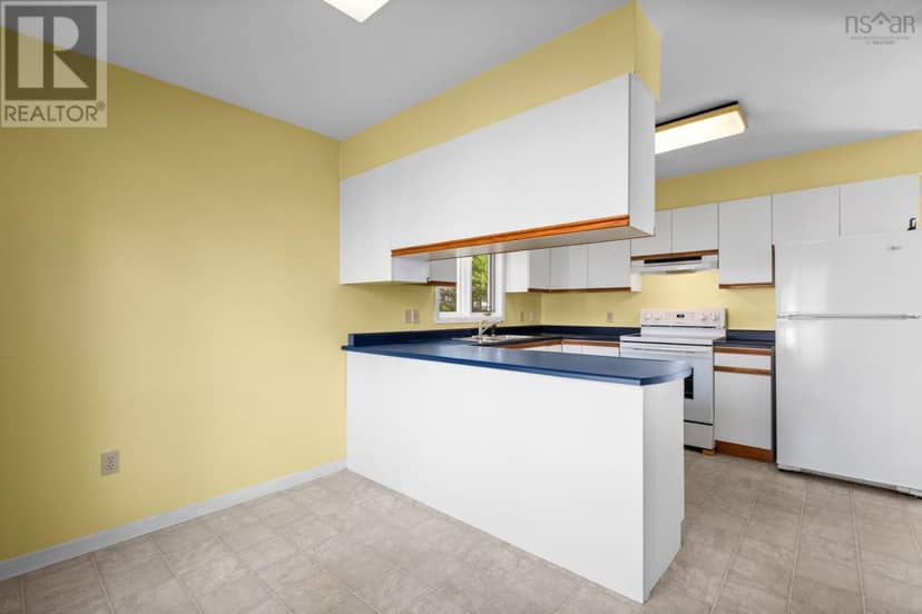 201 Masons Point Road — photo 13 of 40