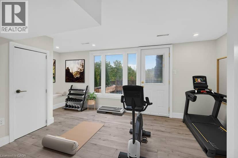 7 BRIAR Lane — photo 4 of 40