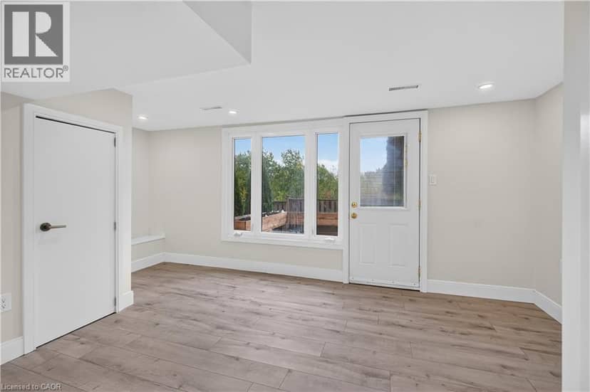 7 BRIAR Lane — photo 5 of 40