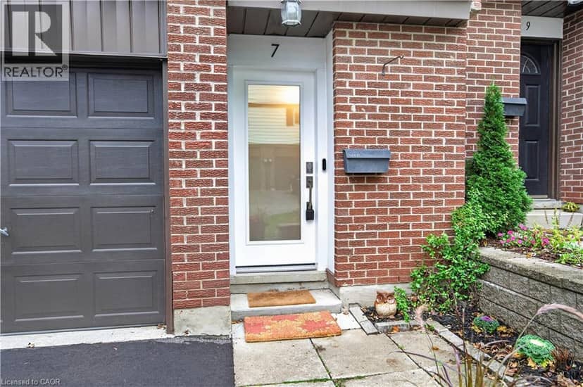 7 BRIAR Lane — photo 32 of 40