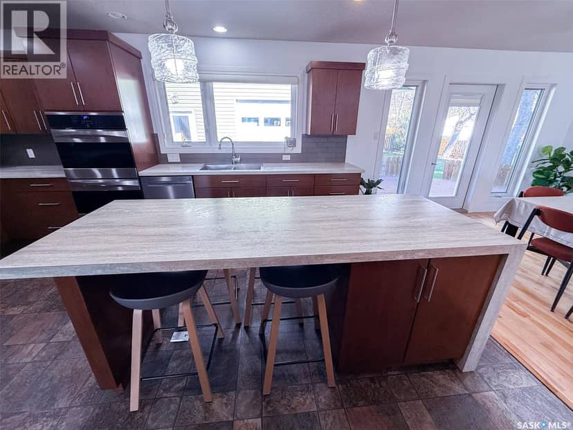 1105 Riverview CRESCENT — photo 14 of 40