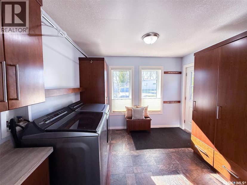 1105 Riverview CRESCENT — photo 18 of 40