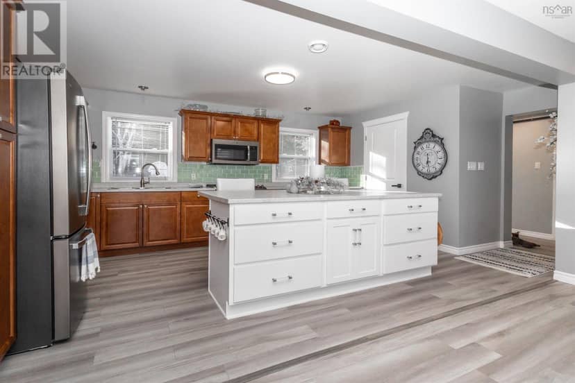 378 Stewart Road — photo 16 of 39