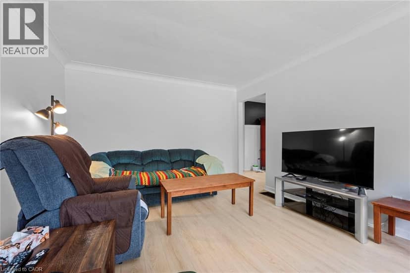 23 HOMEWOOD Avenue, Simcoe, photo 5