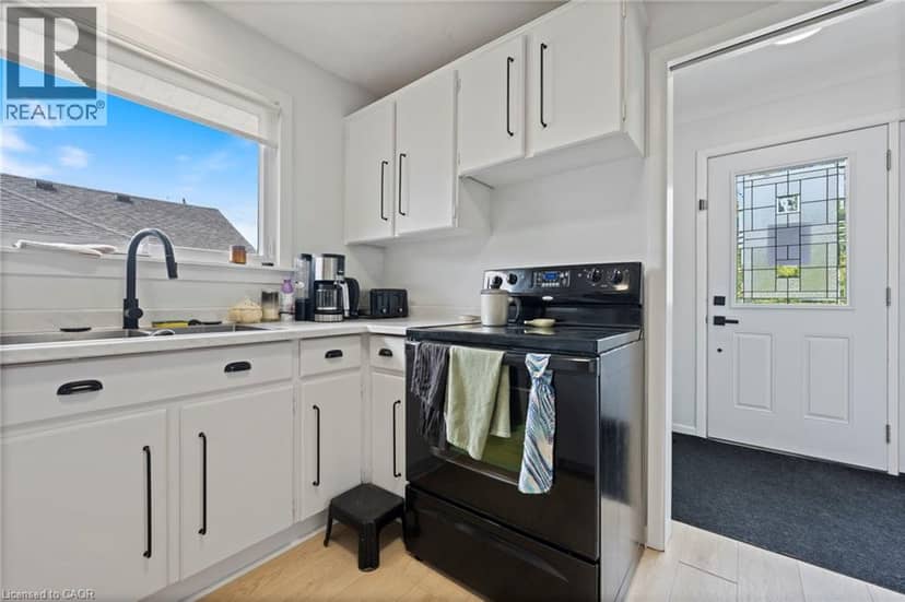 23 HOMEWOOD Avenue — photo 9 of 31