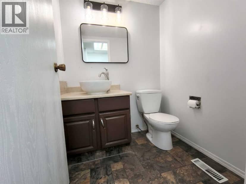 #26, 142041 200 Range Road — photo 12 of 40