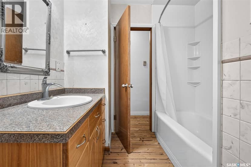 704 Norfolk AVENUE — photo 27 of 40