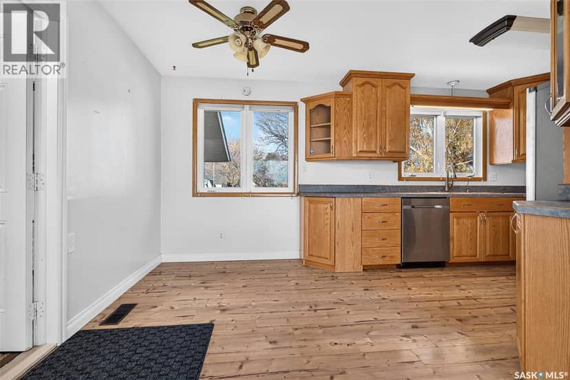 704 Norfolk AVENUE, Chamberlain, photo 5