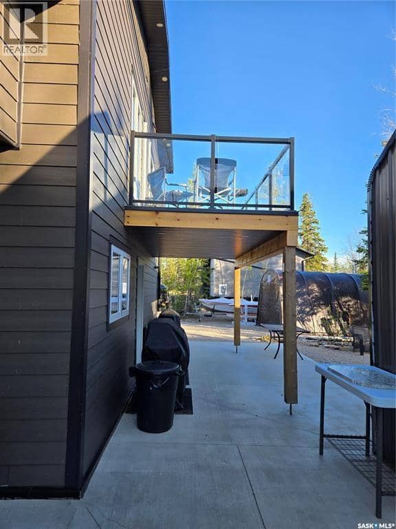 106 Lakeview DRIVE — photo 9 of 40