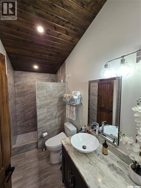 106 Lakeview DRIVE — photo 23 of 40