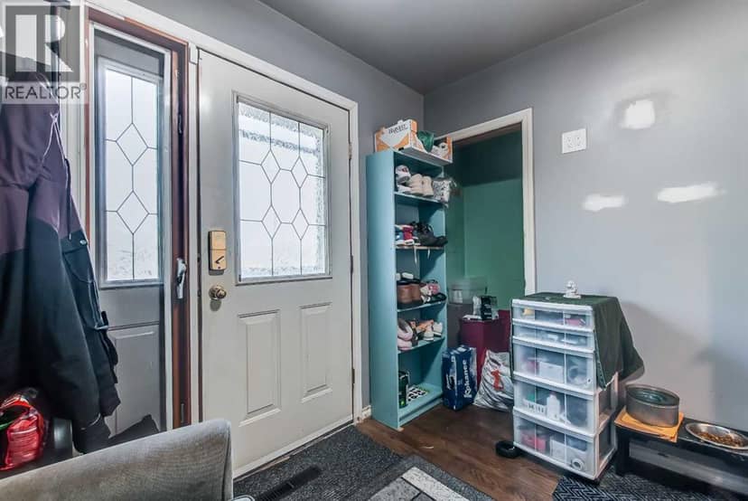 362 7 Street NW — photo 22 of 40