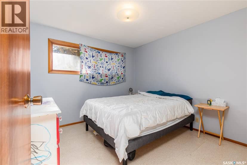 915 Normandy DRIVE — photo 29 of 40