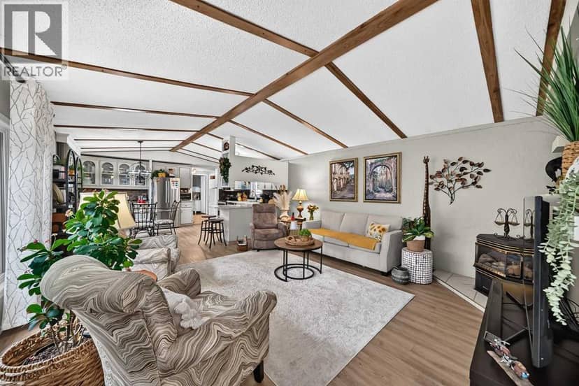 3221 Burroughs Manor NE, Calgary, photo 2