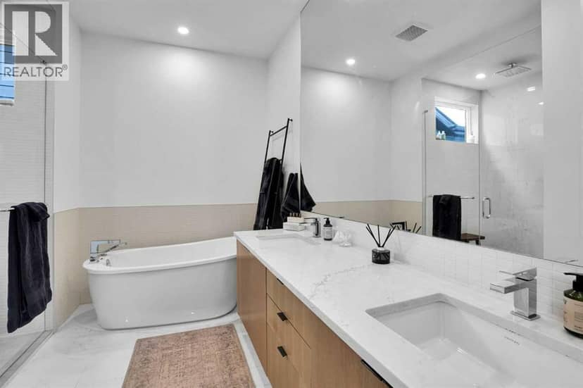 316 28 Avenue NE — photo 20 of 40
