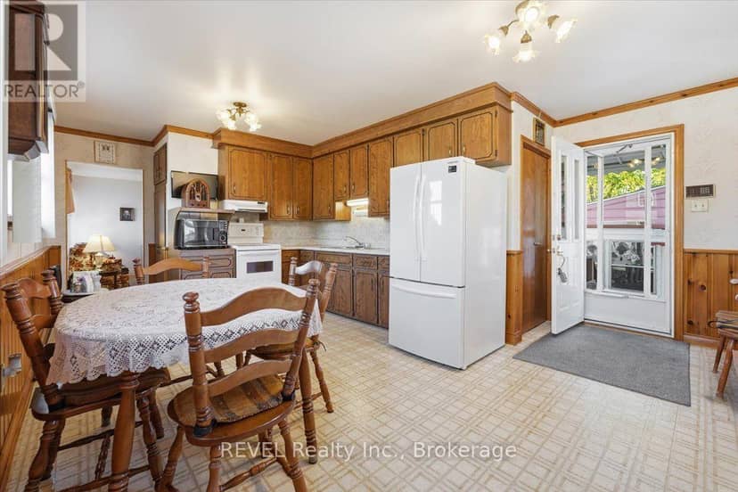 294 Wellington Street — photo 16 of 40