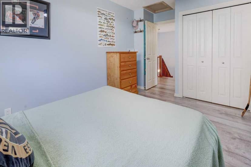 242 Crystal Green Point — photo 16 of 32