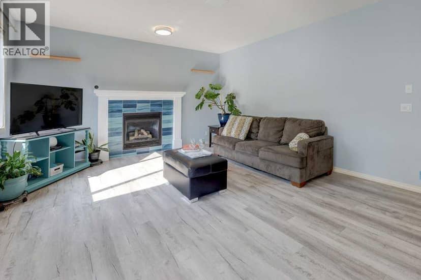 242 Crystal Green Point, Okotoks, photo 2