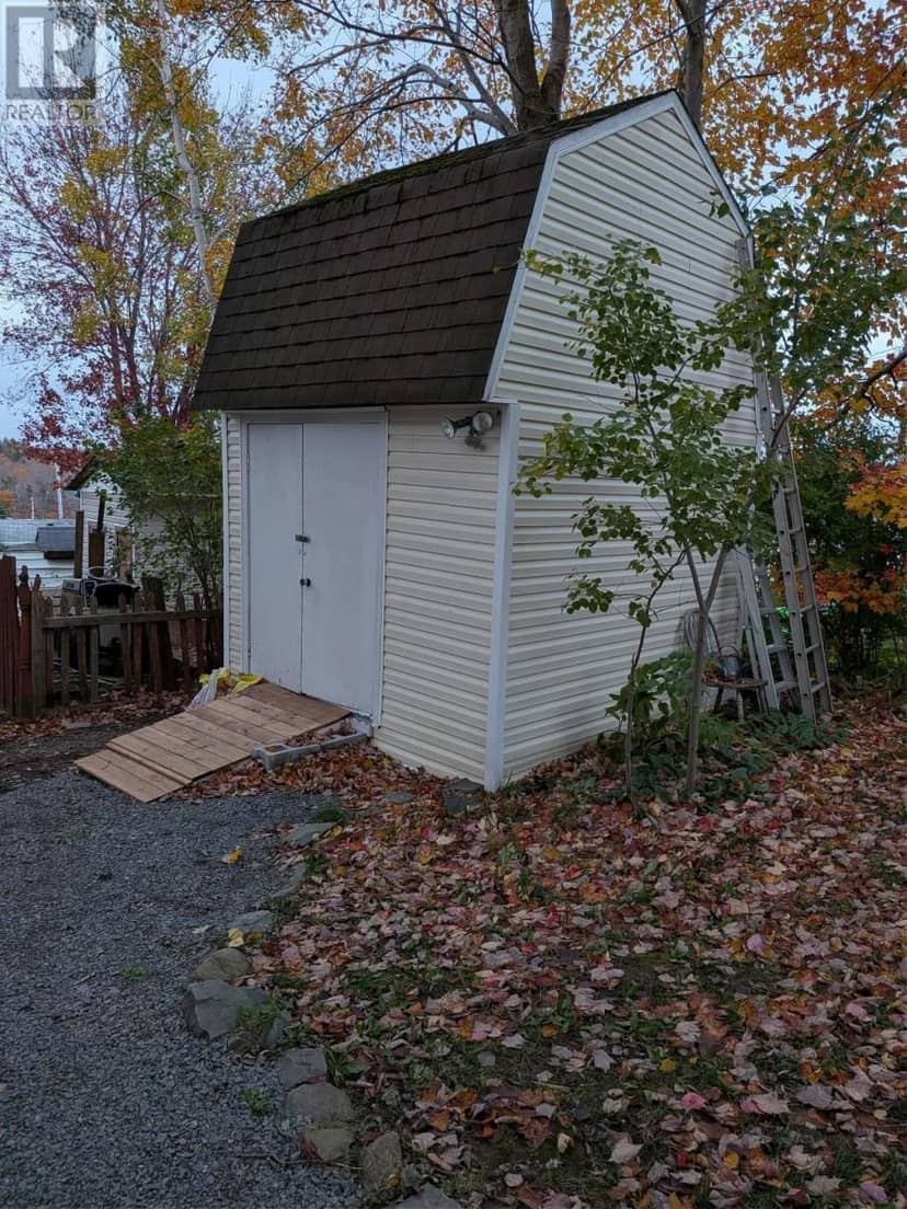 424 Glen Rise Drive — photo 11 of 40