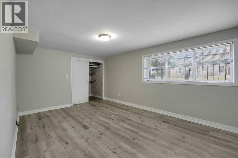 1506 36 Street SE — photo 15 of 38