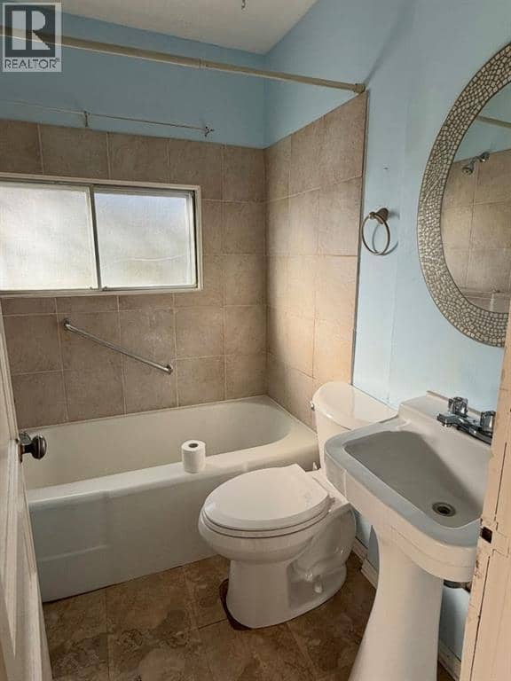 3830 46 Street — photo 11 of 37