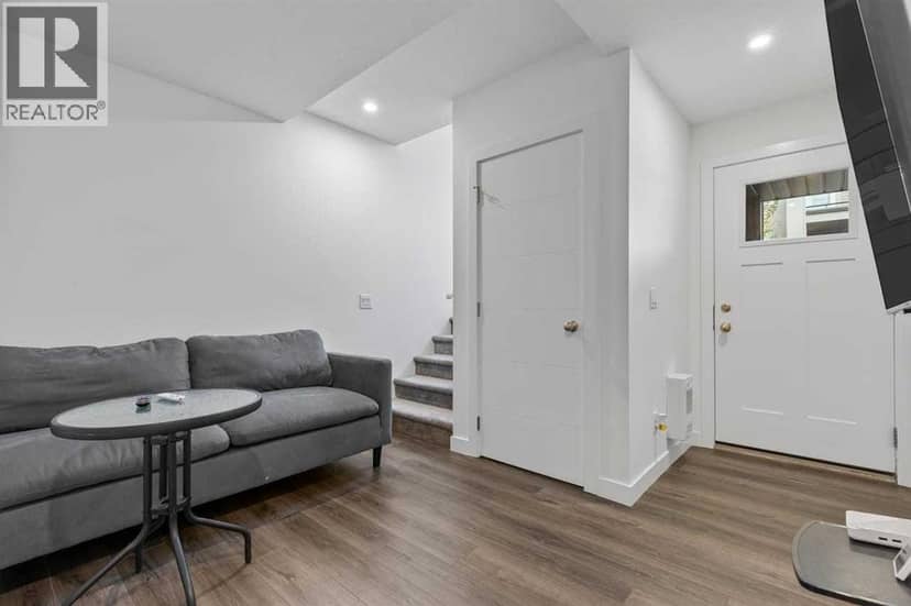 122 Spring Creek Common SW, Calgary, photo 2