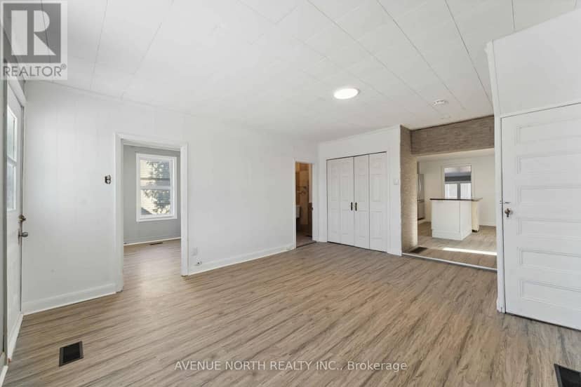 6958 Notre Dame Street — photo 9 of 27