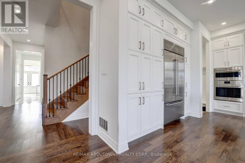 1416 Ford Strathy Crescent — photo 18 of 31