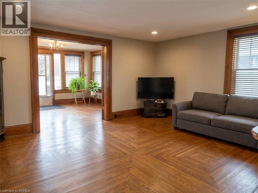 33 GRAND RIVER Street S — photo 9 of 16