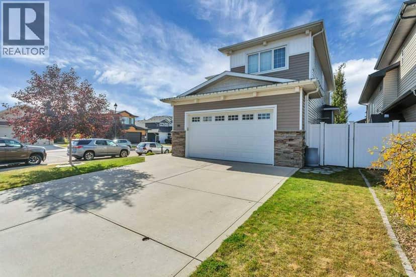 66 Morris Court, Blackfalds, photo 2