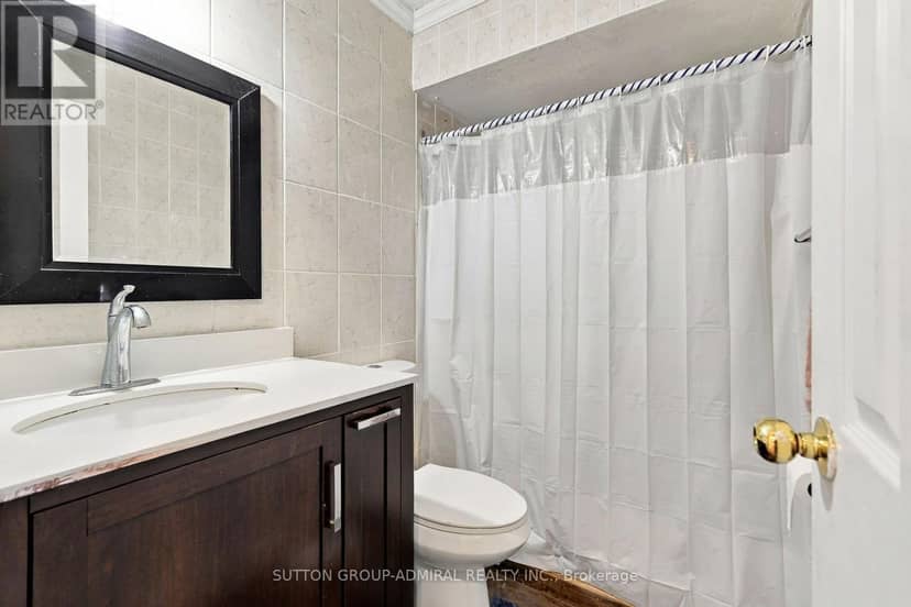 27 - 21 Chester Le Boulevard — photo 16 of 22