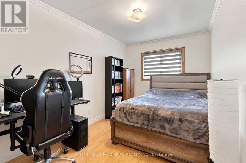 27 - 21 Chester Le Boulevard — photo 17 of 22