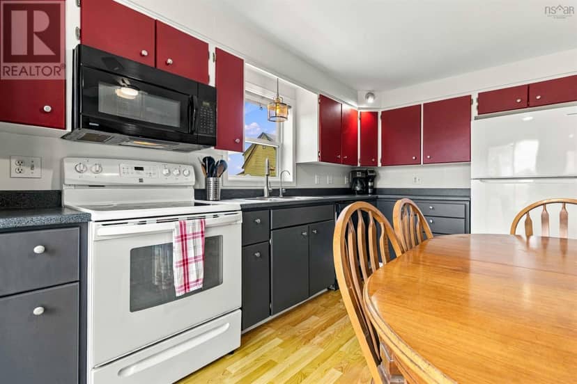10 Herbert Road — photo 21 of 40