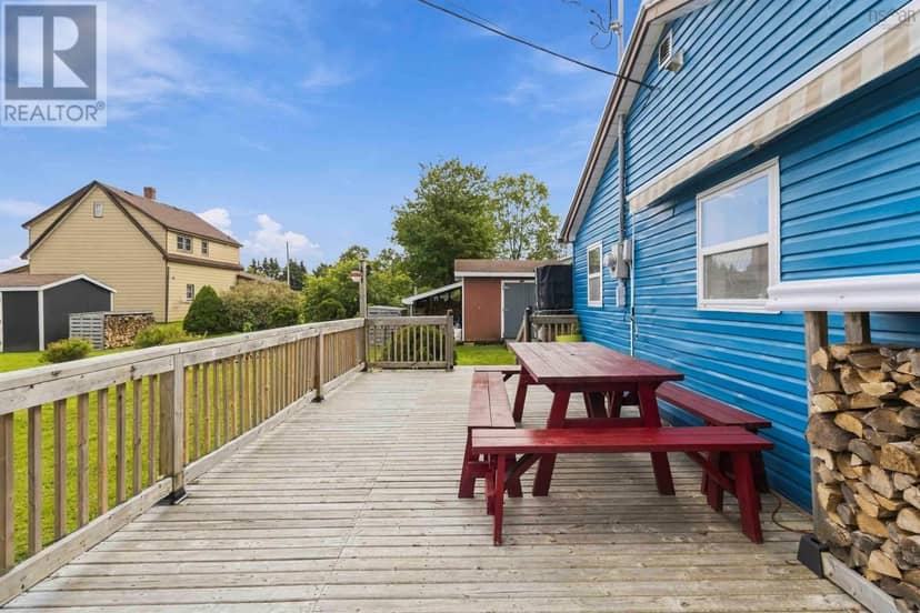 10 Herbert Road — photo 5 of 40