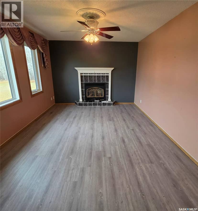 526 6th AVENUE NE — photo 10 of 40