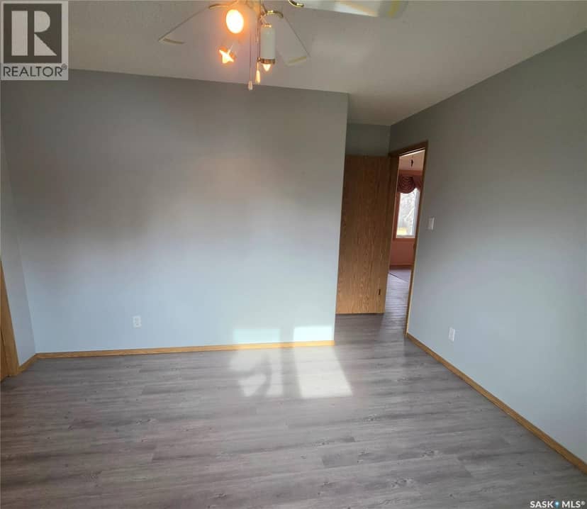 526 6th AVENUE NE — photo 15 of 40