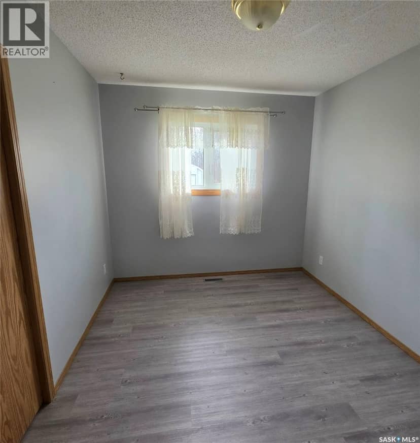 526 6th AVENUE NE — photo 19 of 40
