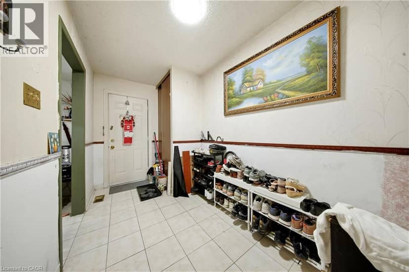 275 MANSE Road Unit# 8 — photo 4 of 36