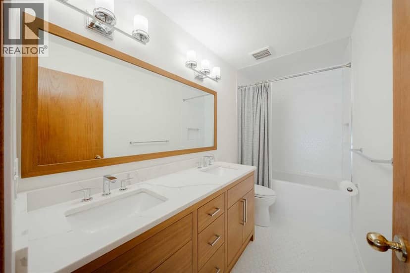 47 Hawkside Close NW — photo 39 of 40