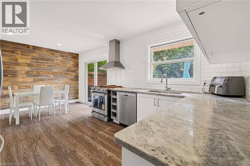 18 WILLOWDALE Street — photo 12 of 28