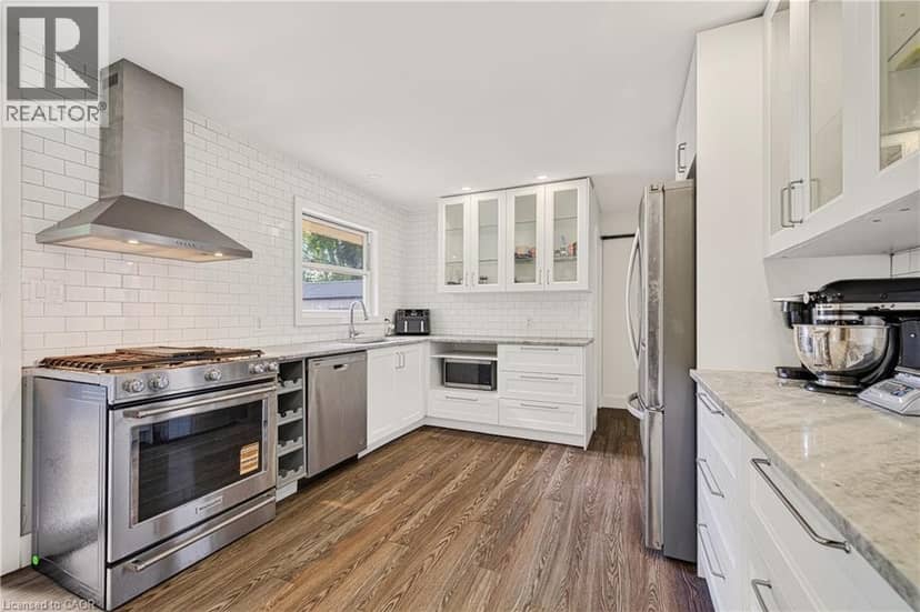 18 WILLOWDALE Street — photo 9 of 28