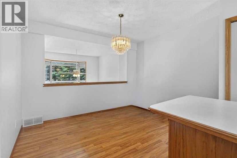 52 Glenbrook Villas SW — photo 15 of 37