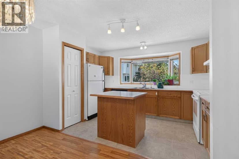 52 Glenbrook Villas SW — photo 11 of 37