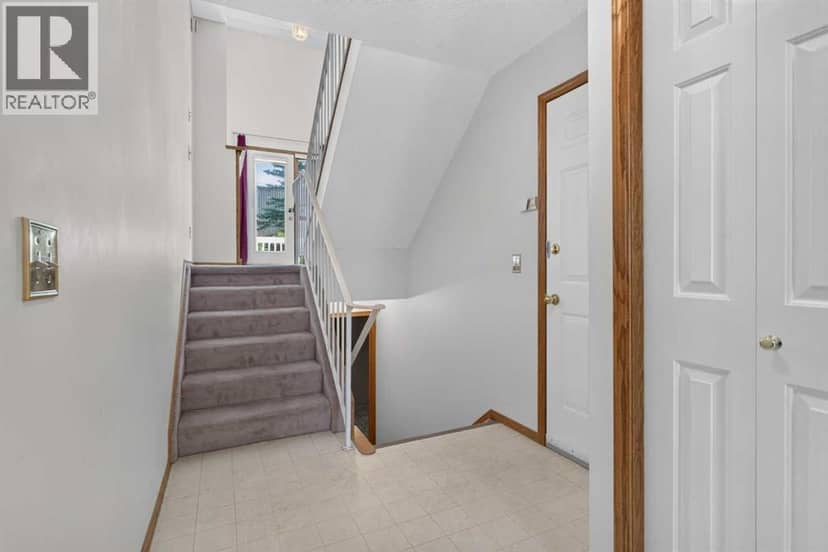 52 Glenbrook Villas SW, Calgary, photo 3