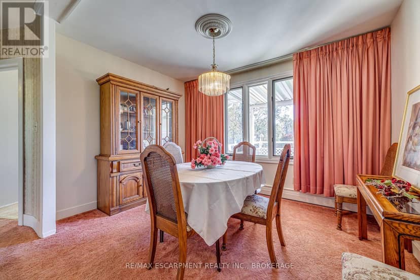 818 Broadway Avenue — photo 12 of 28