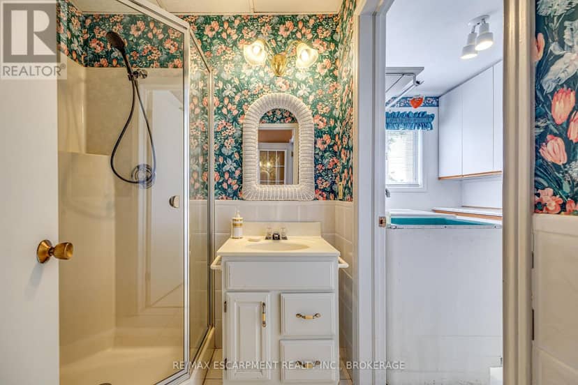 818 Broadway Avenue — photo 23 of 28