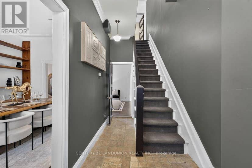 469 Richmond Street E — photo 17 of 40